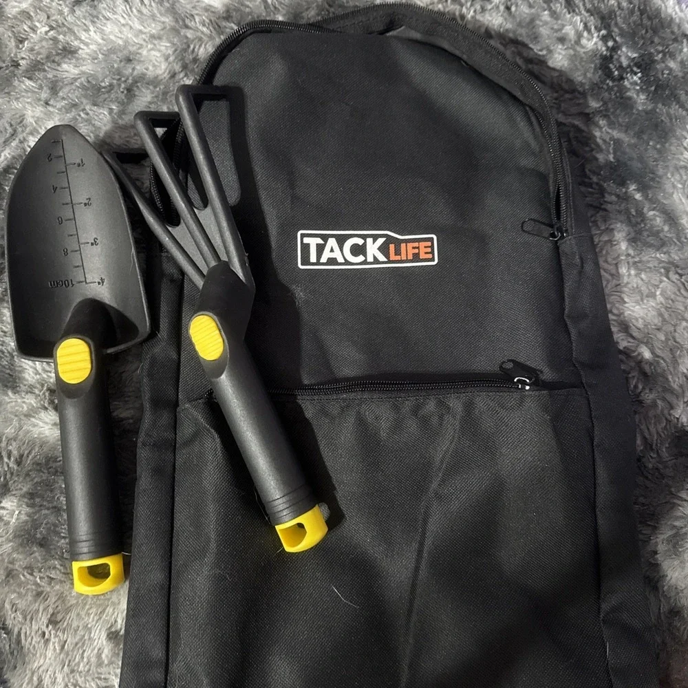 TACKLIFE Kids Metal Detector With Large Back-Lit LCD Display And Backpack
